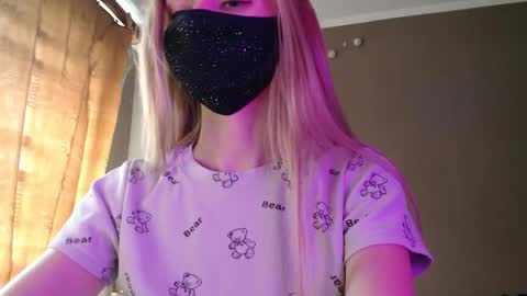 Lily online show from September 2025 01:48:02 PM