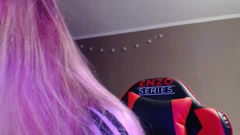 Lily online show from October 2025 03:45:01 PM