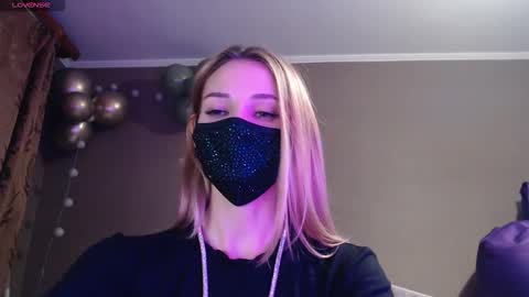 Lily online show from November 2025 05:58:02 PM