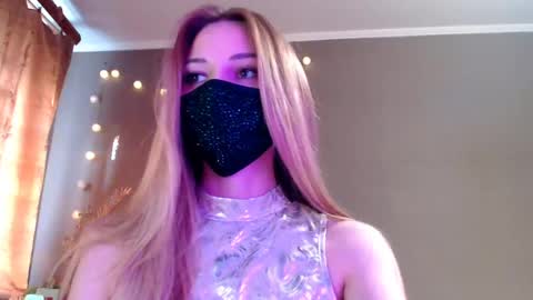 Lily online show from May 2026 04:04:02 PM