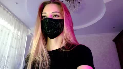 Snapshot of iris_lave chatting on June 2026 02:15:01 PM Lily online show from June 2026 02:15:01 PM