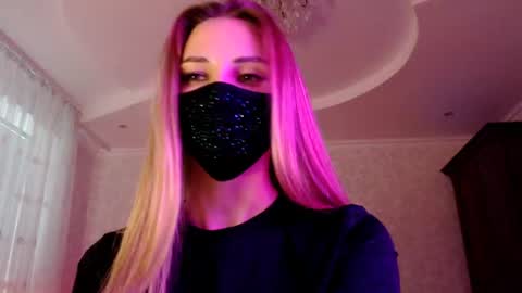 Snapshot of iris_lave chatting on June 2026 05:59:01 PM Lily online show from June 2026 05:59:01 PM