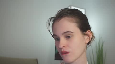 iris_pure online show from September 2025 06:20:01 PM