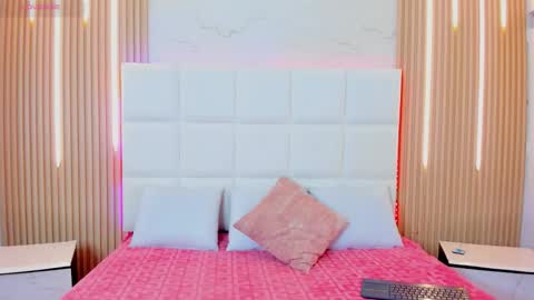 Iris online show from October 2025 04:27:01 AM