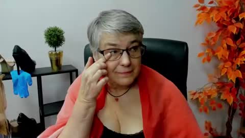I R I S online show from February 2025 11:02:01 AM