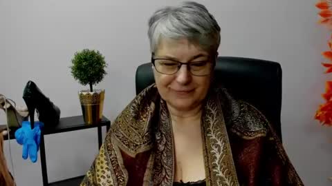 I R I S online show from February 2025 10:49:02 AM