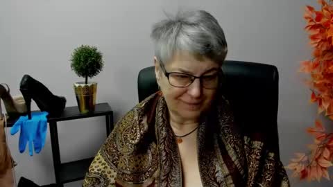 I R I S online show from February 2025 09:00:02 AM