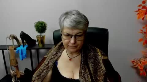I R I S online show from February 2025 12:03:02 PM
