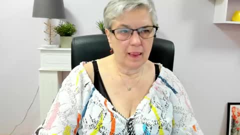 I R I S online show from May 2026 06:42:01 AM
