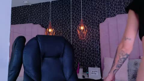 Iris  online show from April 2026 02:03:01 PM