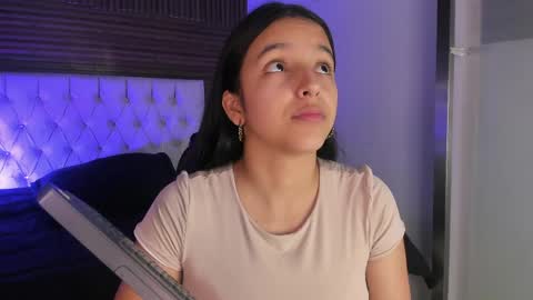 Iris Fyre  online show from June 2026 12:27:01 PM