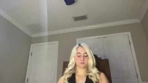 Irispink1 online show from December 2025 01:54:02 AM