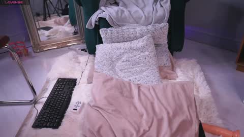 Snapshot of irisreynolds chatting on December 2024 04:16:02 AM Maria online show from December 2024 04:16:02 AM