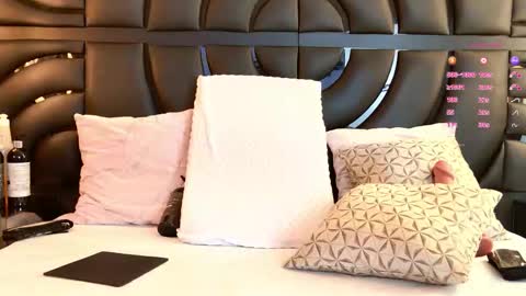 Iris online show from March 2026 07:30:01 PM