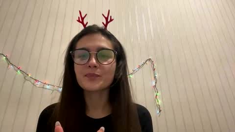 irisss31 online show from December 2024 05:47:02 PM