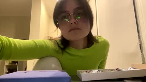 irisss31 online show from April 2026 06:23:02 PM