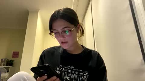irisss31 online show from May 2026 06:59:01 PM