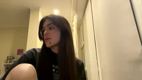 irisss31 online show from June 2026 07:26:02 PM
