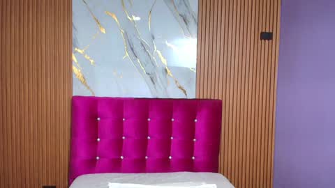 Snapshot of irresistiblemilf chatting on December 2024 12:13:01 PM Sandy online show from December 2024 12:13:01 PM