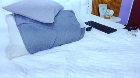 Snapshot of irresistiblemilf chatting on January 2025 06:06:01 PM Sandy online show from January 2025 06:06:01 PM