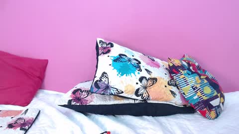 Snapshot of irresistiblemilf chatting on February 2025 12:04:01 AM Sandy online show from February 2025 12:04:01 AM