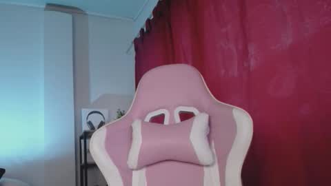 Isabella  online show from September 2025 10:51:02 AM