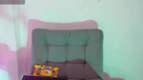 Isabella Hall online show from April 2026 12:04:01 AM