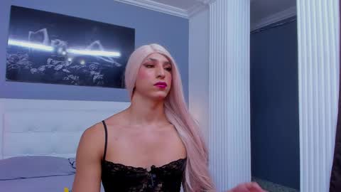 Isa Lancaster online show from February 2025 07:30:01 PM