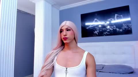 Isa Lancaster online show from February 2025 07:26:01 PM