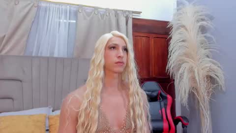 Isa Lancaster online show from September 2025 07:50:01 PM