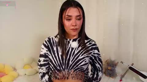 Isabella Laurentt  online show from July 2026 07:50:02 PM