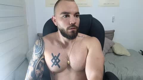 Isaac carter online show from October 2025 11:10:01 AM