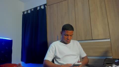 isaac_master77 online show from November 2025 02:55:01 AM