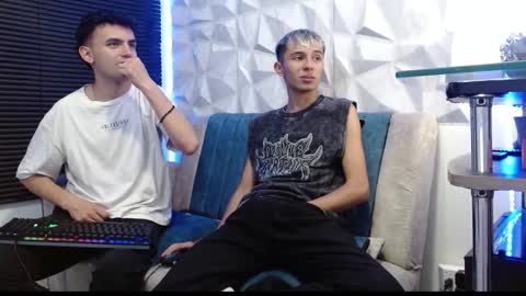 Snapshot of isaac_tan chatting on September 2025 12:45:02 AM Isaac tan online show from September 2025 12:45:02 AM