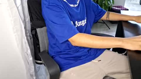 Isaac online show from October 2025 03:14:02 AM