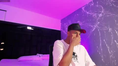 IsaacBlack  online show from September 2025 04:23:01 AM
