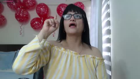 Isabeel Sofia online show from February 2025 08:42:01 PM