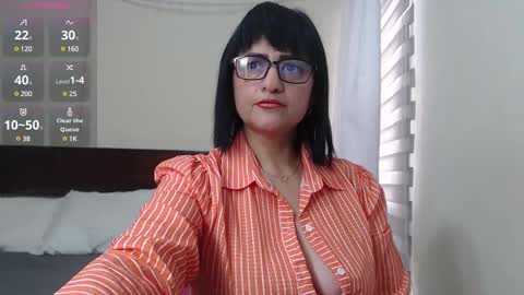 Isabeel Sofia online show from March 2025 08:00:01 PM