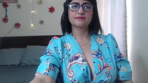 Isabeel Sofia online show from March 2025 04:33:02 PM