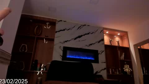 Isabel online show from February 2025 09:22:02 AM