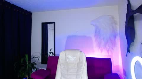 isabel online show from February 2026 03:39:01 AM