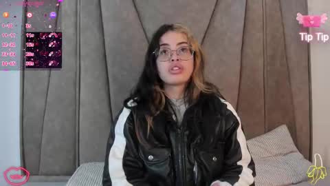 Snapshot of isabela_colins chatting on November 2025 12:34:01 PM isabela Collins online show from November 2025 12:34:01 PM