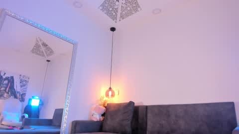 Isabela online show from February 2025 12:11:02 PM