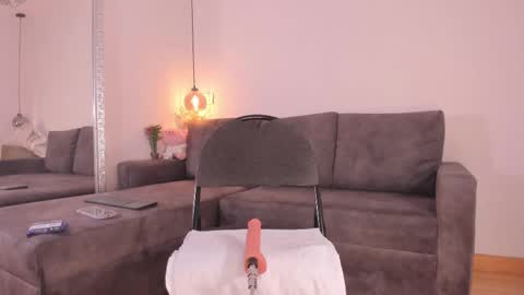 Isabela online show from September 2025 12:08:02 PM