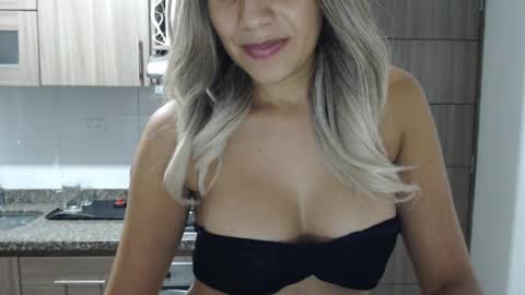 Snapshot of isabela_oh chatting on January 2025 03:55:01 AM Isabela online show from January 2025 03:55:01 AM