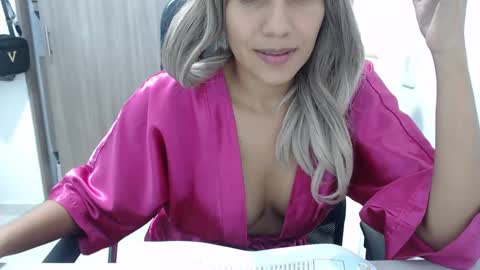 Snapshot of isabela_oh chatting on February 2025 05:58:02 PM Isabela online show from February 2025 05:58:02 PM