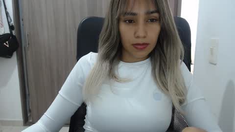Snapshot of isabela_oh chatting on February 2025 03:37:02 PM Isabela online show from February 2025 03:37:02 PM