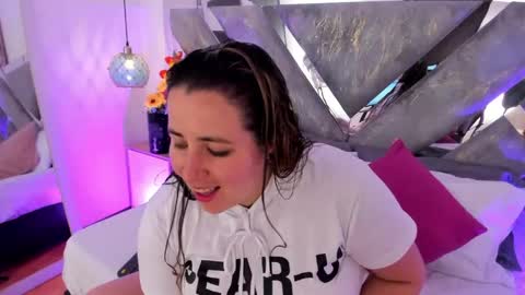 Mommy Isa online show from June 2026 12:19:01 PM