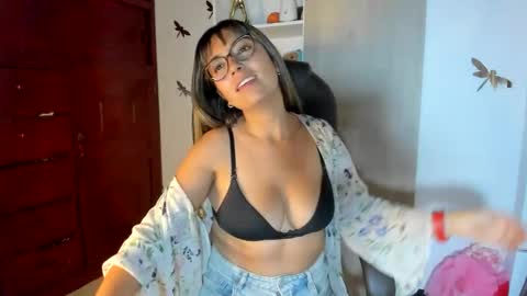Snapshot of isabella22_1 chatting on April 2026 04:05:02 AM Isabella22 1 online show from April 2026 04:05:02 AM