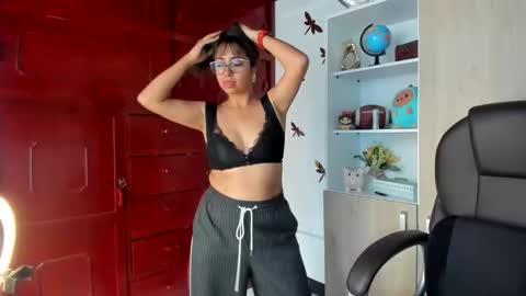 Snapshot of isabella22_1 chatting on May 2026 05:32:02 PM Isabella22 1 online show from May 2026 05:32:02 PM